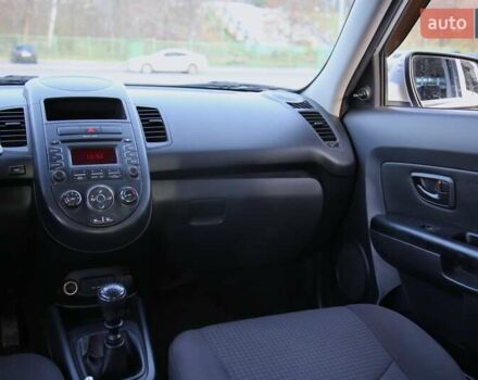 Серый Киа Soul, объемом двигателя 1.59 л и пробегом 154 тыс. км за 7900 $, фото 12 на Automoto.ua