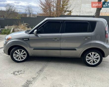 Киа Soul 2013 в Трускавце на Automoto.ua Серый Киа Soul, объемом двигателя 1.59 л и пробегом 141 тыс. км за 7400 $, фото 2 на Automoto.ua