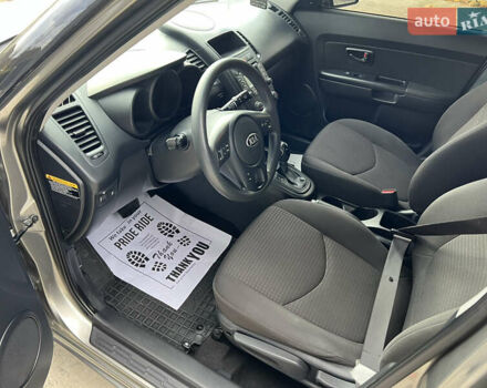 Киа Soul 2013 в Трускавце на Automoto.ua Серый Киа Soul, объемом двигателя 1.59 л и пробегом 141 тыс. км за 7400 $, фото 9 на Automoto.ua