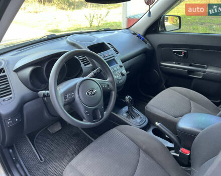 Сірий Кіа Soul, об'ємом двигуна 1.59 л та пробігом 152 тис. км за 8400 $, фото 16 на Automoto.ua
