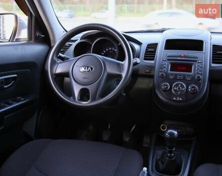 Серый Киа Soul, объемом двигателя 1.59 л и пробегом 154 тыс. км за 7900 $, фото 10 на Automoto.ua