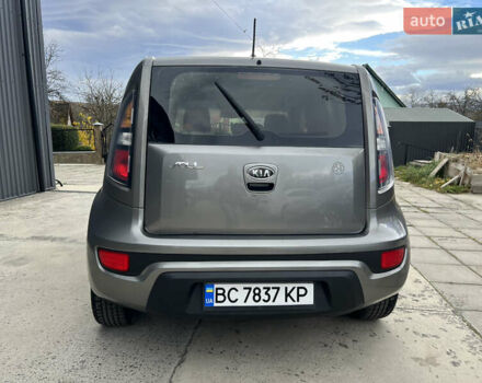 Киа Soul 2013 в Трускавце на Automoto.ua Серый Киа Soul, объемом двигателя 1.59 л и пробегом 141 тыс. км за 7400 $, фото 8 на Automoto.ua
