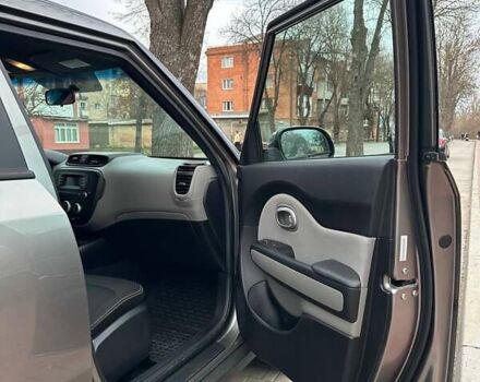 Серый Киа Soul, объемом двигателя 2 л и пробегом 209 тыс. км за 9000 $, фото 24 на Automoto.ua