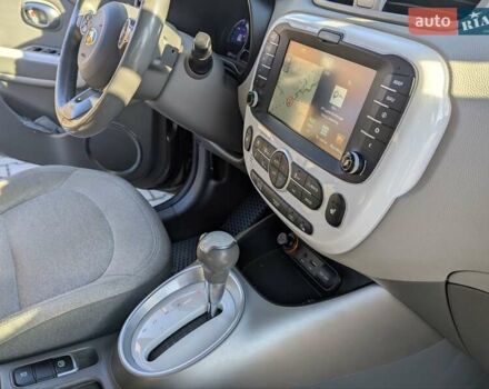 Сірий Кіа Soul, об'ємом двигуна 0 л та пробігом 165 тис. км за 5400 $, фото 47 на Automoto.ua