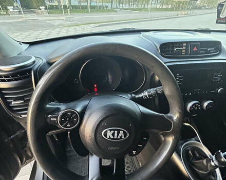 Серый Киа Soul, объемом двигателя 1.6 л и пробегом 160 тыс. км за 9250 $, фото 12 на Automoto.ua
