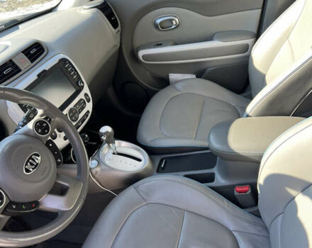 Сірий Кіа Soul, об'ємом двигуна 0 л та пробігом 112 тис. км за 7777 $, фото 10 на Automoto.ua