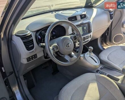 Сірий Кіа Soul, об'ємом двигуна 0 л та пробігом 165 тис. км за 5400 $, фото 44 на Automoto.ua