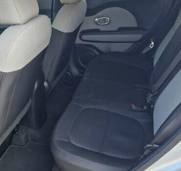 Серый Киа Soul, объемом двигателя 1.59 л и пробегом 138 тыс. км за 10500 $, фото 4 на Automoto.ua