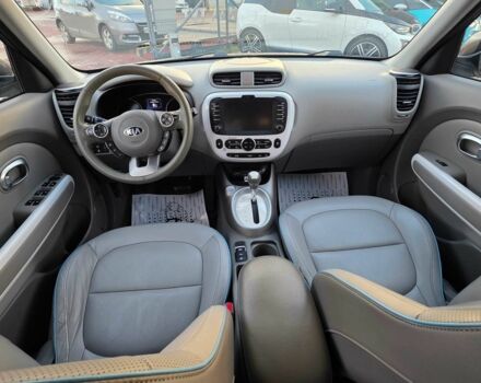 Серый Киа Soul, объемом двигателя 0 л и пробегом 114 тыс. км за 5900 $, фото 7 на Automoto.ua