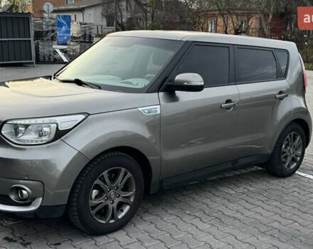 Серый Киа Soul, объемом двигателя 0 л и пробегом 185 тыс. км за 9700 $, фото 1 на Automoto.ua