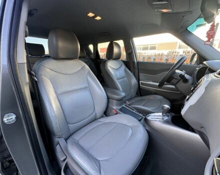 Серый Киа Soul, объемом двигателя 0 л и пробегом 160 тыс. км за 9600 $, фото 10 на Automoto.ua