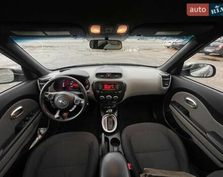 Серый Киа Soul, объемом двигателя 1.59 л и пробегом 122 тыс. км за 10000 $, фото 7 на Automoto.ua