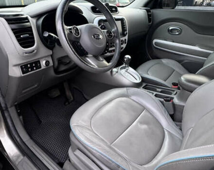 Серый Киа Soul, объемом двигателя 0 л и пробегом 185 тыс. км за 9700 $, фото 25 на Automoto.ua