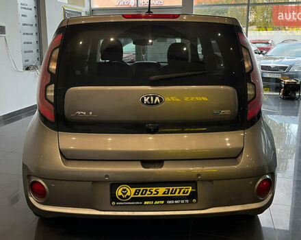 Серый Киа Soul, объемом двигателя 0 л и пробегом 149 тыс. км за 6700 $, фото 5 на Automoto.ua
