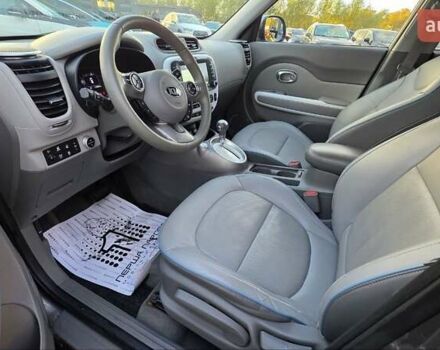 Сірий Кіа Soul, об'ємом двигуна 0 л та пробігом 114 тис. км за 6500 $, фото 18 на Automoto.ua