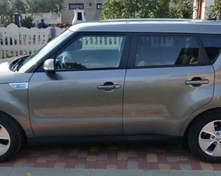 Серый Киа Soul, объемом двигателя 0 л и пробегом 92 тыс. км за 8000 $, фото 1 на Automoto.ua