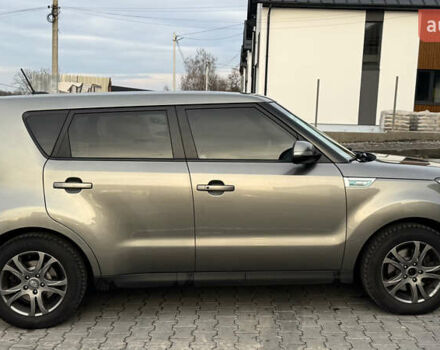 Серый Киа Soul, объемом двигателя 0 л и пробегом 185 тыс. км за 9700 $, фото 4 на Automoto.ua