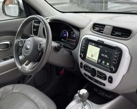 Серый Киа Soul, объемом двигателя 0 л и пробегом 130 тыс. км за 7000 $, фото 13 на Automoto.ua