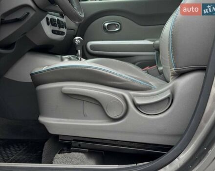 Серый Киа Soul, объемом двигателя 0 л и пробегом 123 тыс. км за 6950 $, фото 26 на Automoto.ua