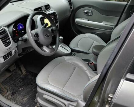 Серый Киа Soul, объемом двигателя 0 л и пробегом 130 тыс. км за 5500 $, фото 5 на Automoto.ua