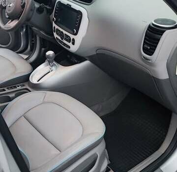 Серый Киа Soul, объемом двигателя 0 л и пробегом 84 тыс. км за 7500 $, фото 24 на Automoto.ua