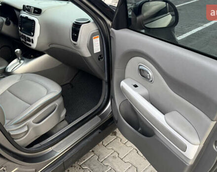 Серый Киа Soul, объемом двигателя 0 л и пробегом 185 тыс. км за 9700 $, фото 19 на Automoto.ua
