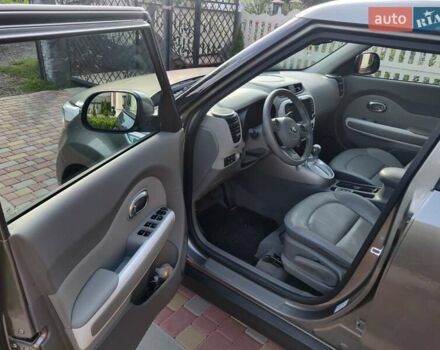 Серый Киа Soul, объемом двигателя 0 л и пробегом 92 тыс. км за 8000 $, фото 9 на Automoto.ua