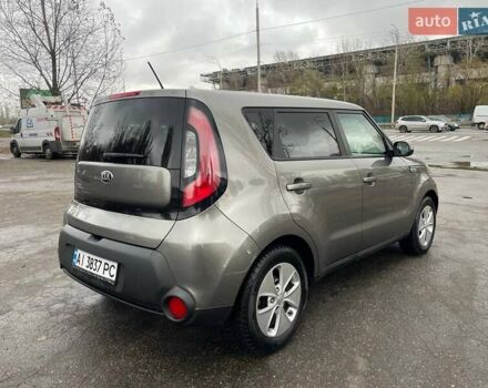 Серый Киа Soul, объемом двигателя 1.59 л и пробегом 122 тыс. км за 10000 $, фото 5 на Automoto.ua