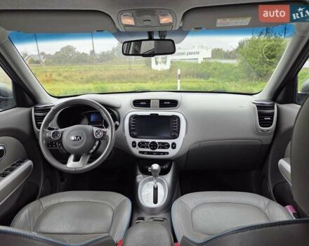 Серый Киа Soul, объемом двигателя 0 л и пробегом 91 тыс. км за 8900 $, фото 13 на Automoto.ua