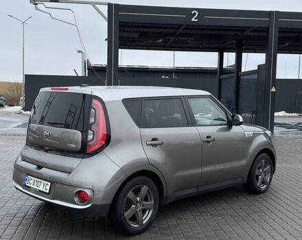 Серый Киа Soul, объемом двигателя 0 л и пробегом 130 тыс. км за 7000 $, фото 4 на Automoto.ua