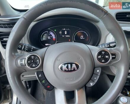 Сірий Кіа Soul, об'ємом двигуна 0 л та пробігом 100 тис. км за 6200 $, фото 5 на Automoto.ua