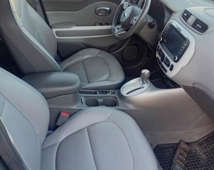 Сірий Кіа Soul, об'ємом двигуна 0 л та пробігом 126 тис. км за 5500 $, фото 9 на Automoto.ua