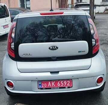 Серый Киа Soul, объемом двигателя 0 л и пробегом 84 тыс. км за 7500 $, фото 5 на Automoto.ua
