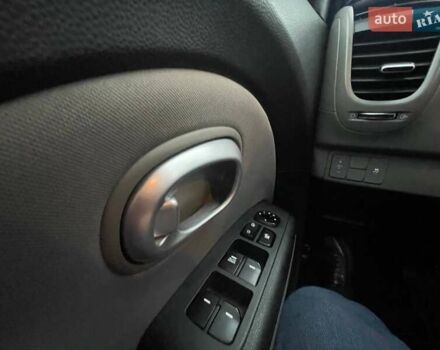 Серый Киа Soul, объемом двигателя 1.59 л и пробегом 122 тыс. км за 10000 $, фото 9 на Automoto.ua