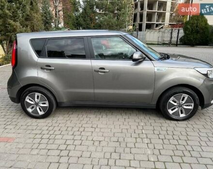 Киа Soul 2015 в Хмельницком на Automoto.ua Серый Киа Soul, объемом двигателя 0 л и пробегом 95 тыс. км за 6500 $, фото 6 на Automoto.ua