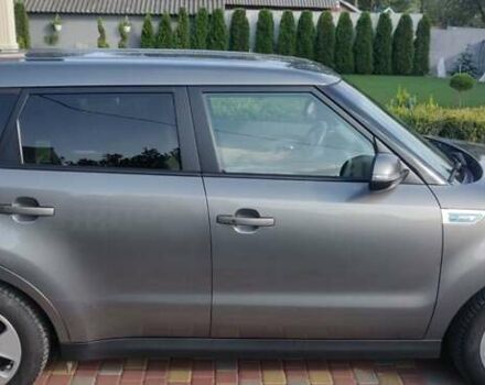 Серый Киа Soul, объемом двигателя 0 л и пробегом 92 тыс. км за 8000 $, фото 5 на Automoto.ua