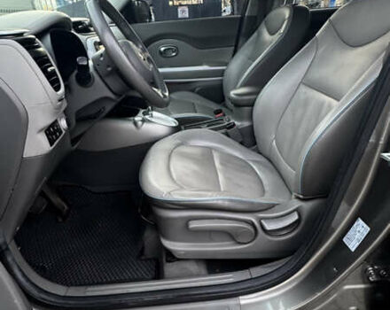 Серый Киа Soul, объемом двигателя 0 л и пробегом 185 тыс. км за 9700 $, фото 24 на Automoto.ua