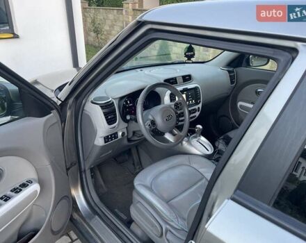 Сірий Кіа Soul, об'ємом двигуна 0 л та пробігом 100 тис. км за 6200 $, фото 6 на Automoto.ua
