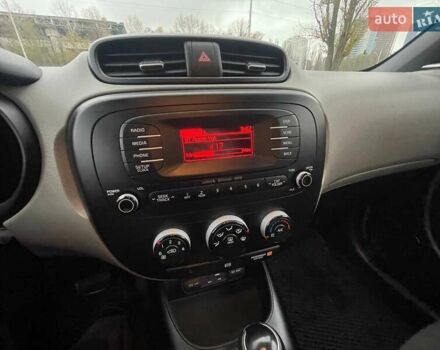 Серый Киа Soul, объемом двигателя 1.59 л и пробегом 122 тыс. км за 10000 $, фото 11 на Automoto.ua