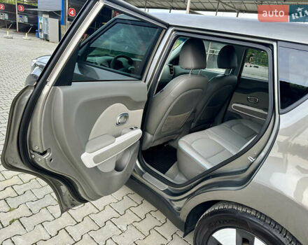 Серый Киа Soul, объемом двигателя 0 л и пробегом 90 тыс. км за 7999 $, фото 12 на Automoto.ua