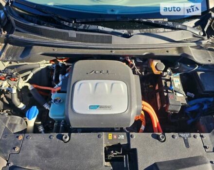 Сірий Кіа Soul, об'ємом двигуна 0 л та пробігом 109 тис. км за 12000 $, фото 19 на Automoto.ua