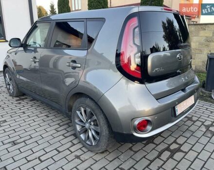 Сірий Кіа Soul, об'ємом двигуна 0 л та пробігом 100 тис. км за 6200 $, фото 4 на Automoto.ua