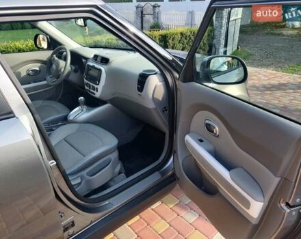 Серый Киа Soul, объемом двигателя 0 л и пробегом 92 тыс. км за 8000 $, фото 12 на Automoto.ua