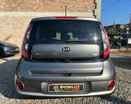 Сірий Кіа Soul, об'ємом двигуна 0 л та пробігом 152 тис. км за 6499 $, фото 5 на Automoto.ua