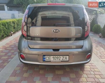 Серый Киа Soul, объемом двигателя 0 л и пробегом 92 тыс. км за 8000 $, фото 3 на Automoto.ua