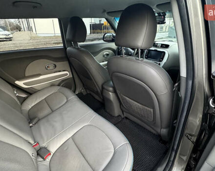 Серый Киа Soul, объемом двигателя 0 л и пробегом 185 тыс. км за 9700 $, фото 17 на Automoto.ua