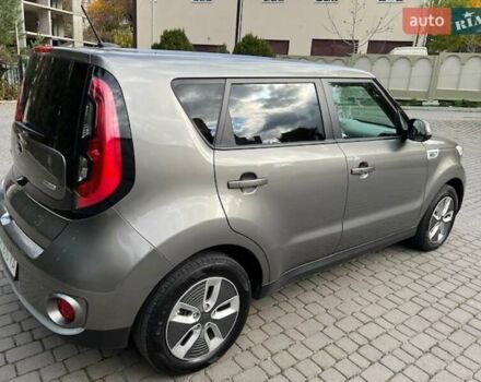 Киа Soul 2015 в Хмельницком на Automoto.ua Серый Киа Soul, объемом двигателя 0 л и пробегом 95 тыс. км за 6500 $, фото 9 на Automoto.ua