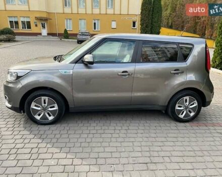 Киа Soul 2015 в Хмельницком на Automoto.ua Серый Киа Soul, объемом двигателя 0 л и пробегом 95 тыс. км за 6500 $, фото 17 на Automoto.ua