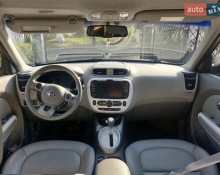 Серый Киа Soul, объемом двигателя 0 л и пробегом 92 тыс. км за 8000 $, фото 13 на Automoto.ua