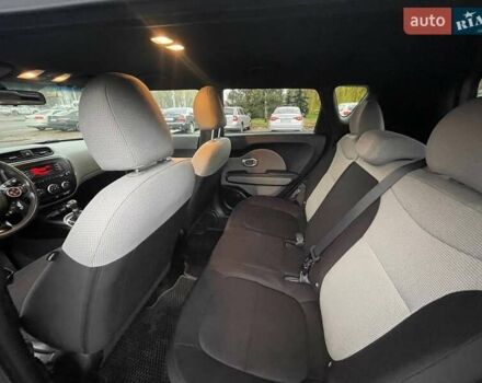 Серый Киа Soul, объемом двигателя 1.59 л и пробегом 122 тыс. км за 10000 $, фото 14 на Automoto.ua